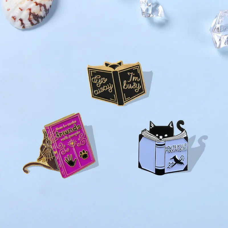 Brooches Bag Clothes Lapel Pin Animal Reading Badge Puppy Jewelry Gift for Kids Friend I Love Books Enamel Pin Custom Dog Cat